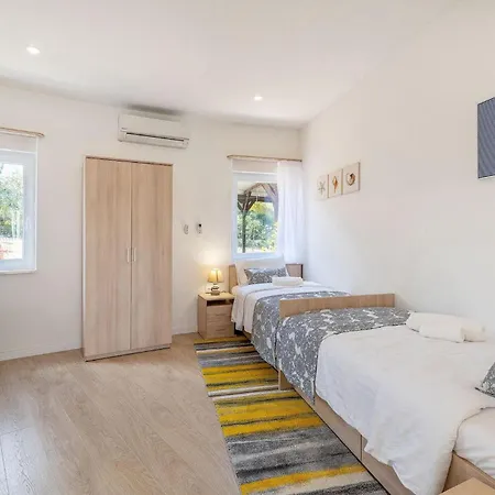 Feriatum Lissa Holiday home