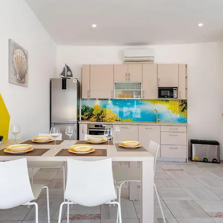 Feriatum Lissa Holiday home *