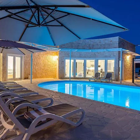Feriatum Lissa Holiday home