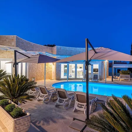 Holiday home Feriatum Lissa