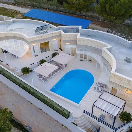 Holiday home Feriatum Lissa *
