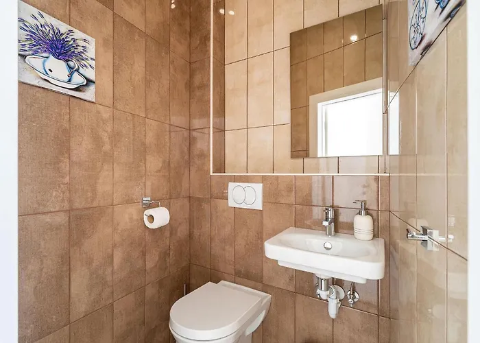 Nyaraló Feriatum Lissa Zára