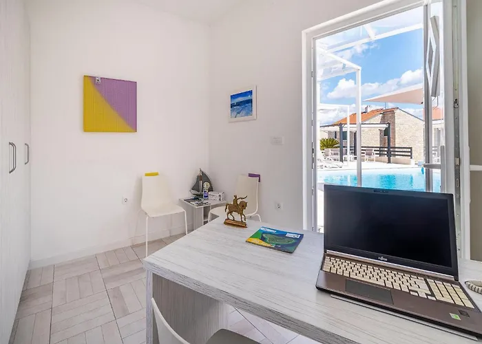 Nyaraló Feriatum Lissa Zára