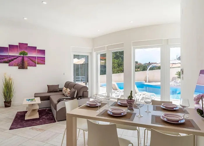 Feriatum Lissa Zára